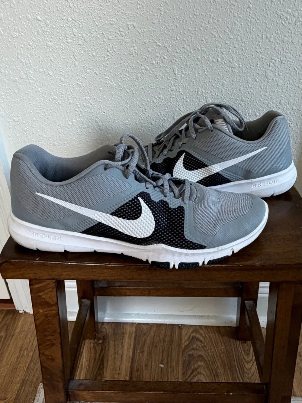 Nike Flex Control Men’s 13 Gray Black White Training Gym Running Shoes